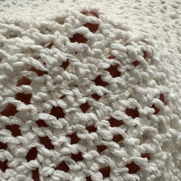 White V-Neck Open Weave Cotton Poly Blend Swim Coverup/Tunic Sweater. - Picture 10 of 12